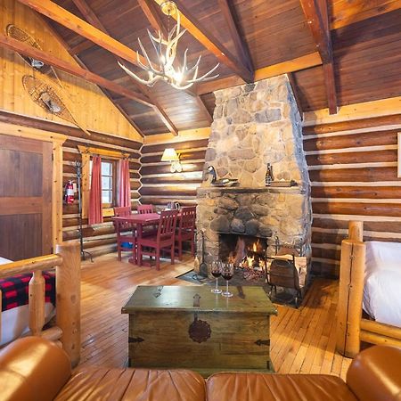 Storm Mountain Lodge & Cabins Castle Junction Dış mekan fotoğraf